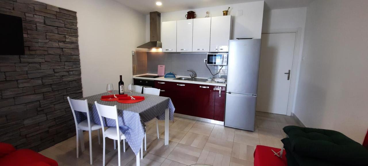 Apartments Suho Komiza Exterior photo